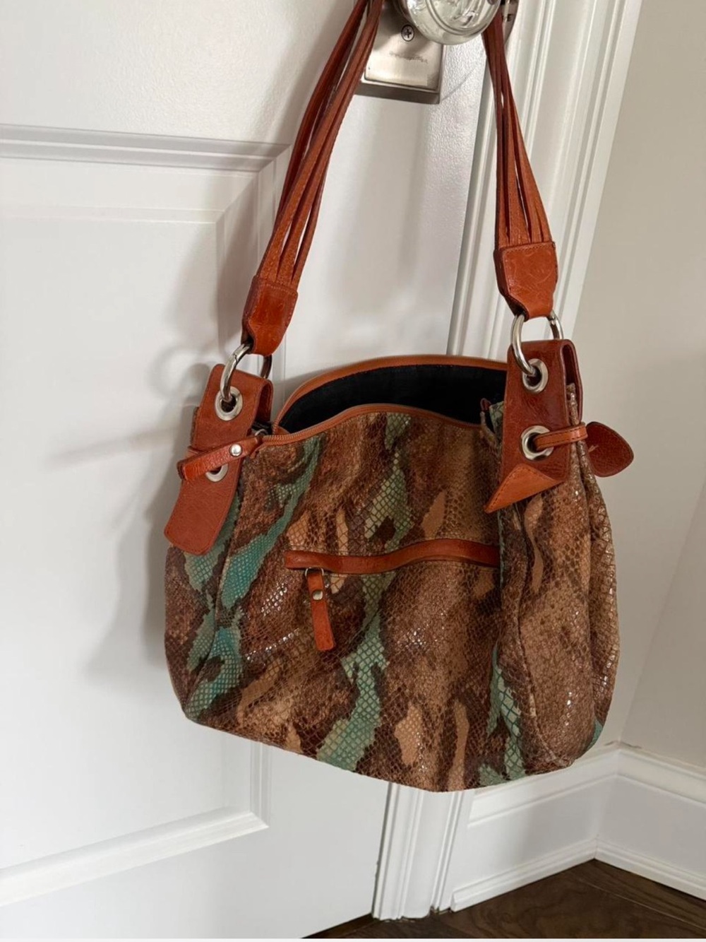 Women's Brown & Green Snake-Print Shoulder Bag